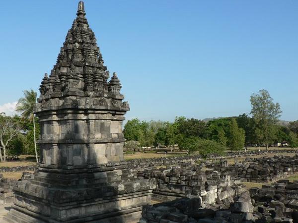 Candi surrounding the main temples