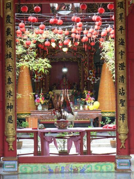 Inside the Hainan temple