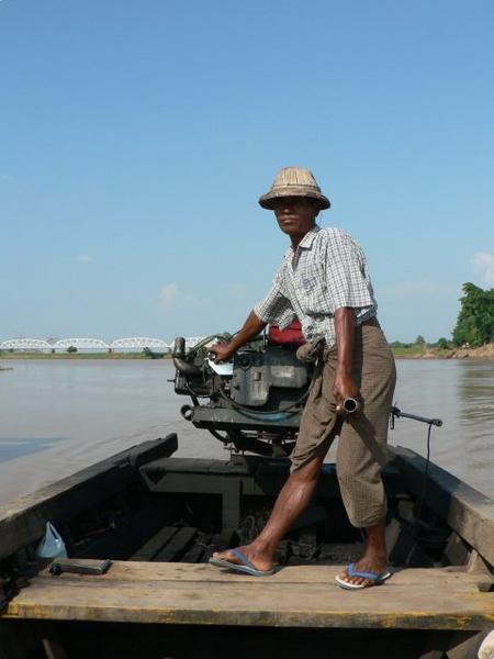 Our boat driver on the way to Inwa