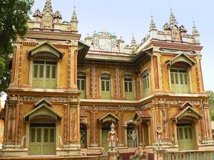 Ancillary building in the Thanboddhay complex