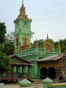 Clock tower in the Thanboddhay complex
