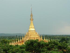 Thanboddhay pagoda roof