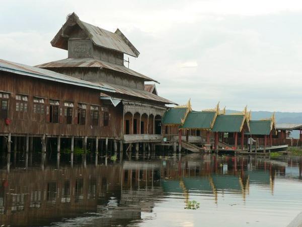 Nga Phe Chaung Monastery