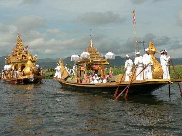 The beautiful advance vessel for the royal barge