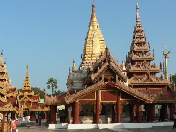 Satellite temples of the Shwezigon Pagoda
