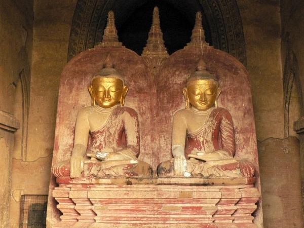 Buddhas in the Dhammayangyi Temple