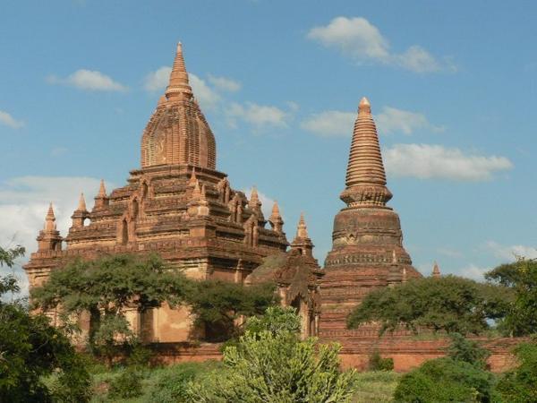 Seinnyet Ama Temple and Seinnyet Nyima Pagoda