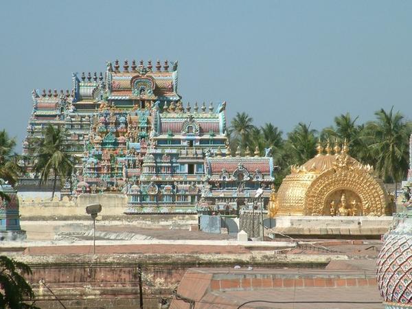 Overview of gopurams
