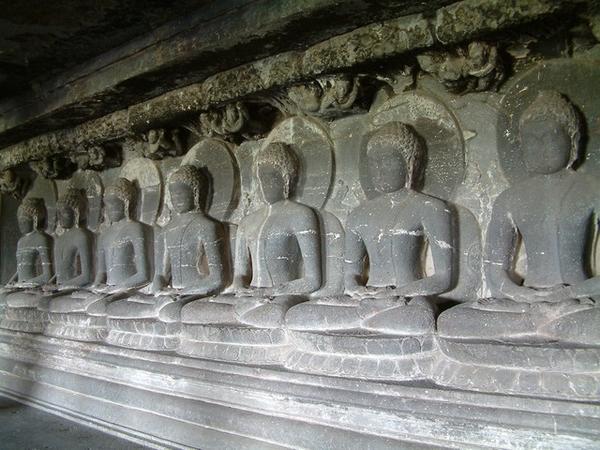 Row of seven Buddhas