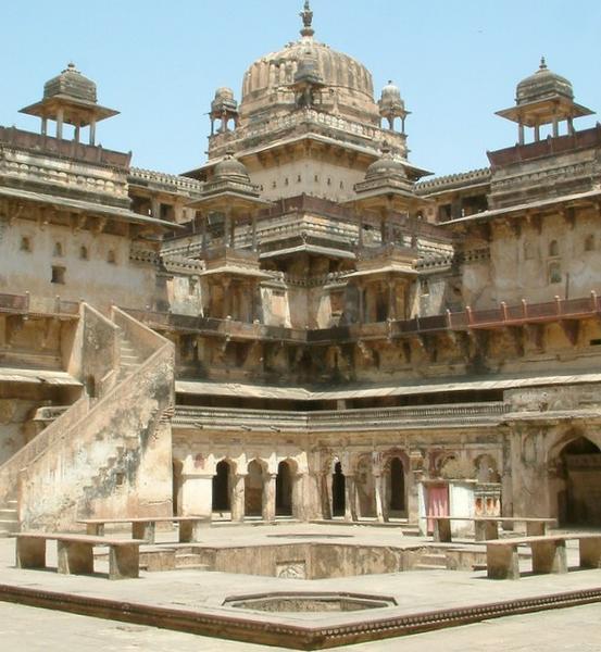 Jahangir Mahal courtyard