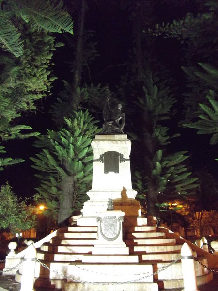 Nightly statue
