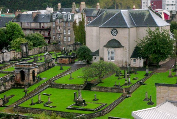 Old church and graveyard below the Royal Mile