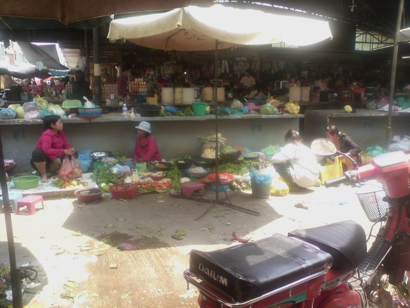 Fruit stalls outside Boeung Chhouk market