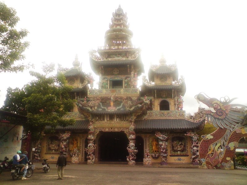 Chua Linh Phuoc Pagoda