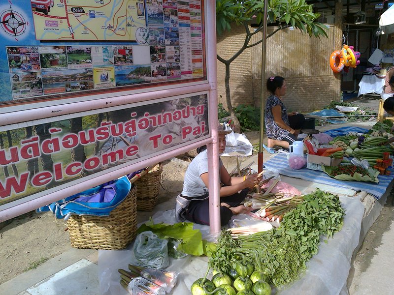 Pai market stalls