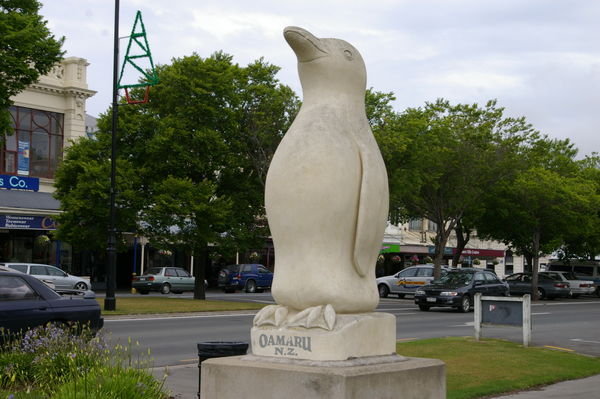 the Oamaru penguin statue