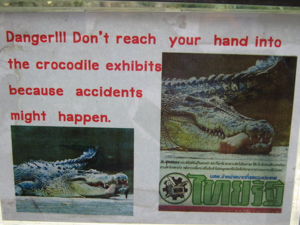 warning sign at the Dusit Zoo