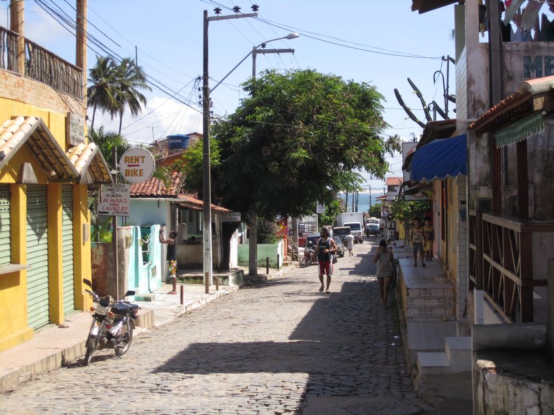 The main street in Pipa