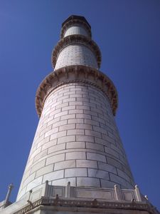 Minarete del Taj (40 metros, como edificio de 13 plantas)