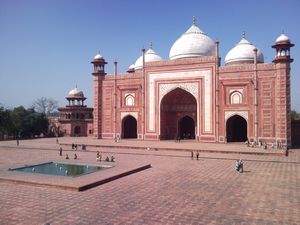 Puerta Oeste del Taj mahal
