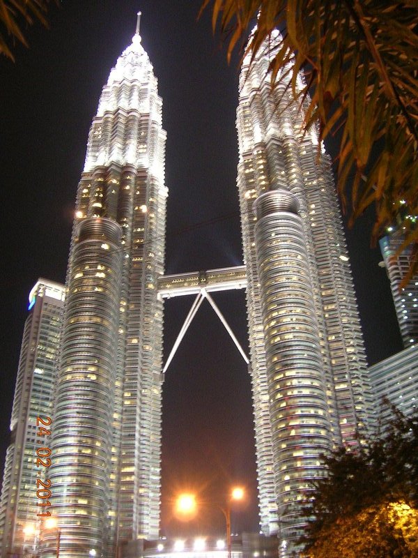 Petronas twin towers at night