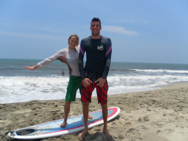 surfing in Costeno