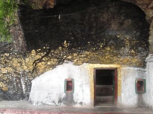 Mahakala Höhle in den Bergen von Nahe BodhGaya