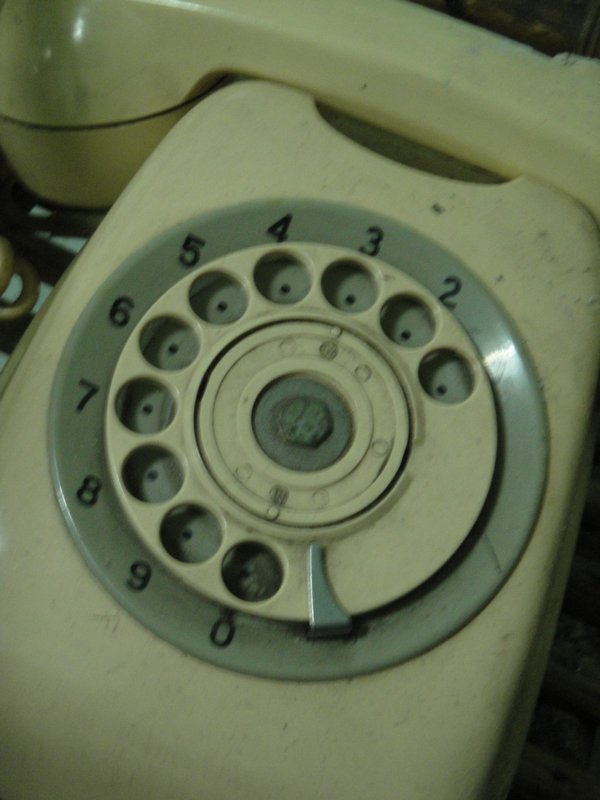 11 es geht doch nichts über ein gutes altes Wählscheibentelefon