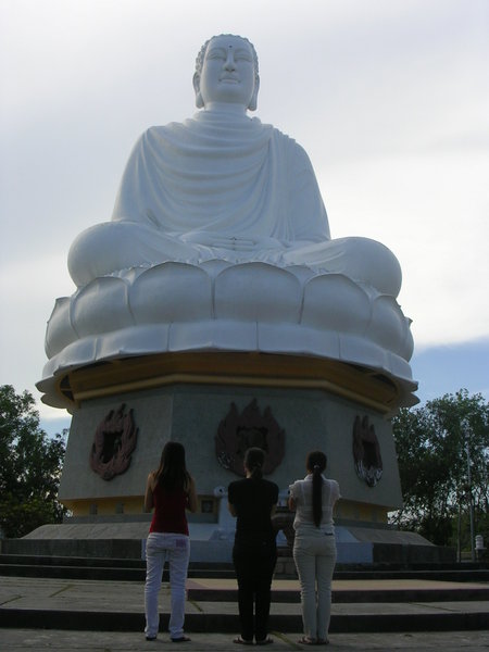 Giant Buddha Statue 