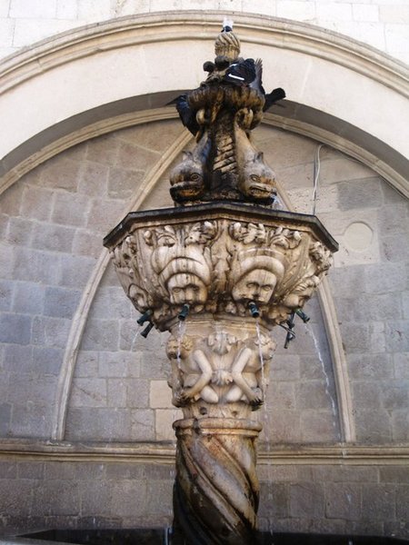 The Small Onofio's Fountain