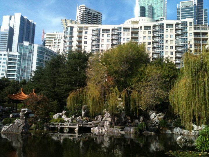 chinese garden vs city