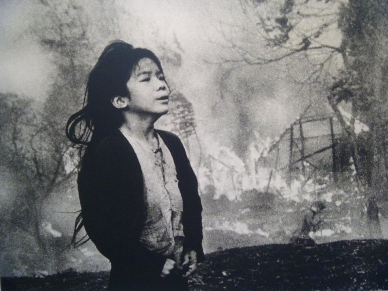 Picture of girl in the war