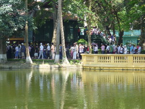 The crowds in the Presidential gardens, Hanoi
