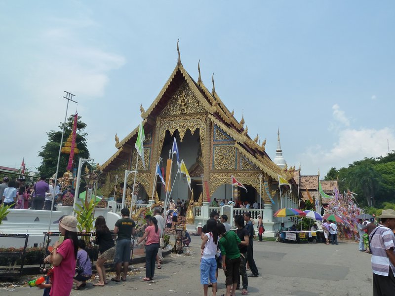 Thais celbrating Songkran