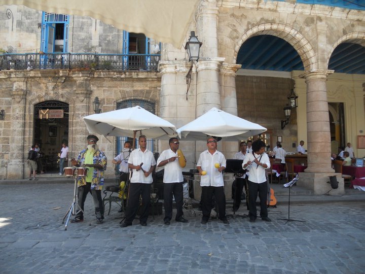 Band ´Chocolate Caliente´ in Plaza de la Catedral, Havana Vieja