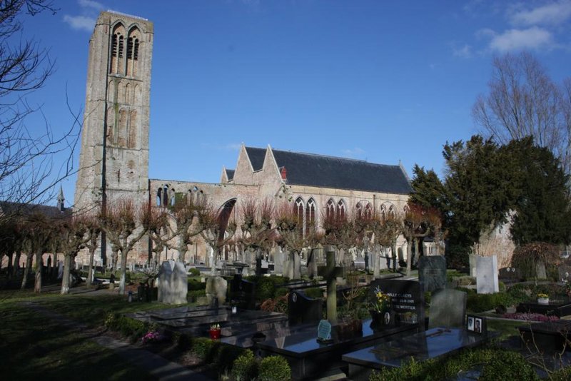 Church and cemetery in Damme