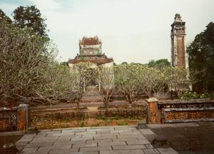 tu duc temple - like the pham phu temple