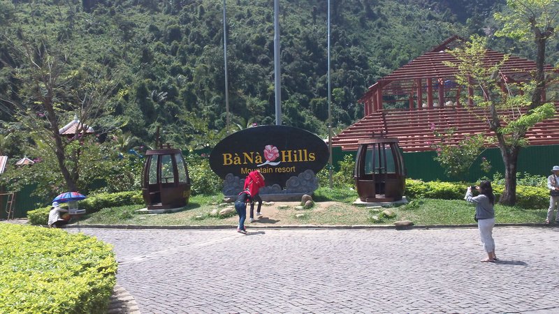 entrance to Ba Na
