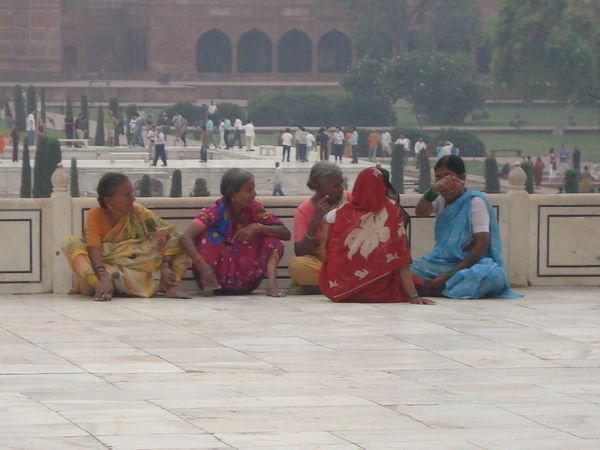Women at the Taj