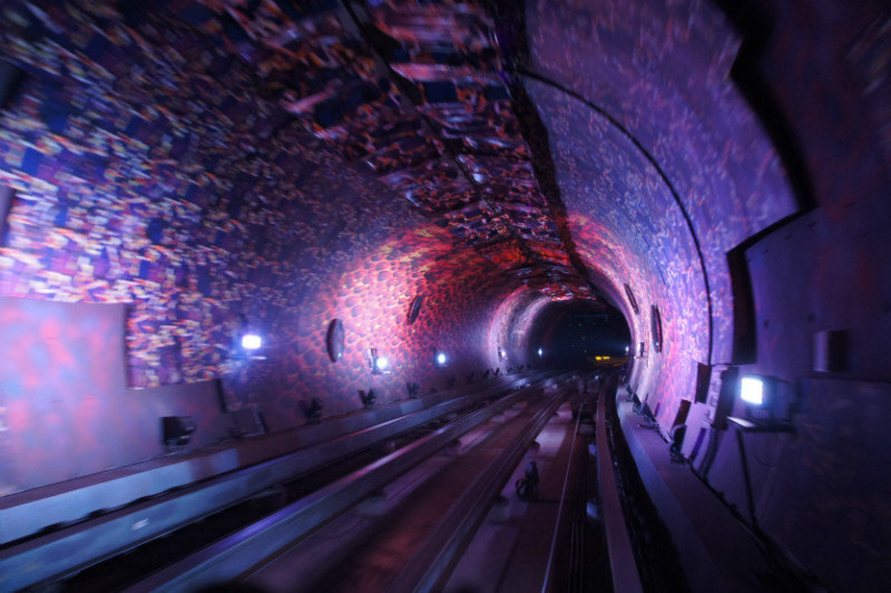PSYCHEDELIC TUNNEL