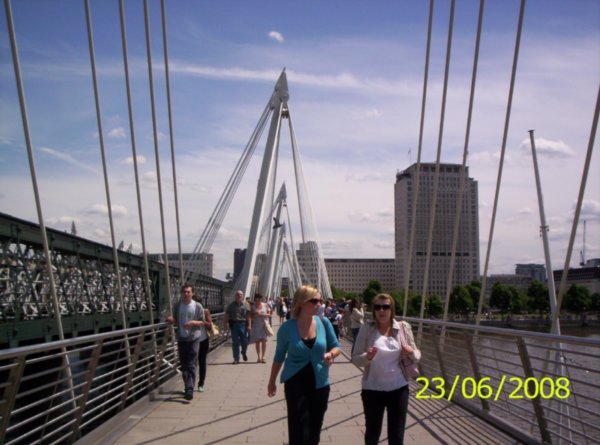 Looking through Jubilee Bridge 