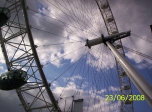 The Eye of London from below 