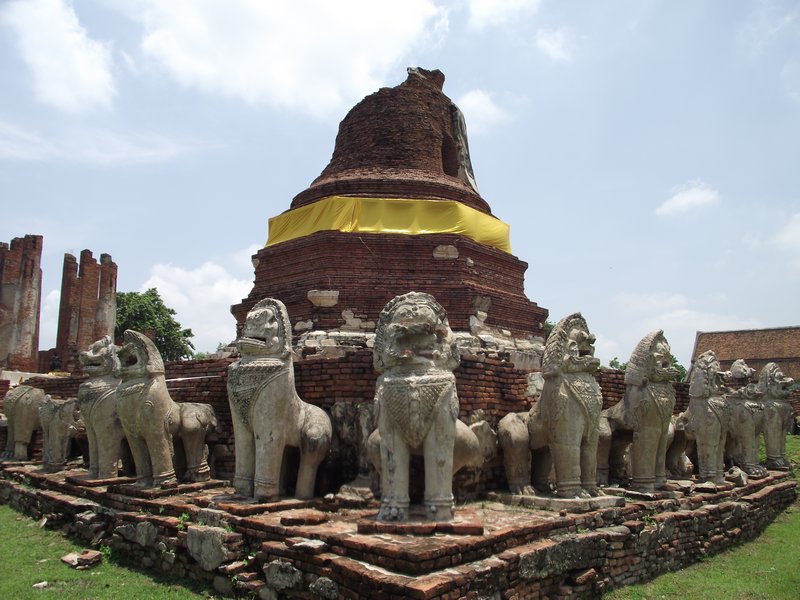 Chedi Guared by Lions