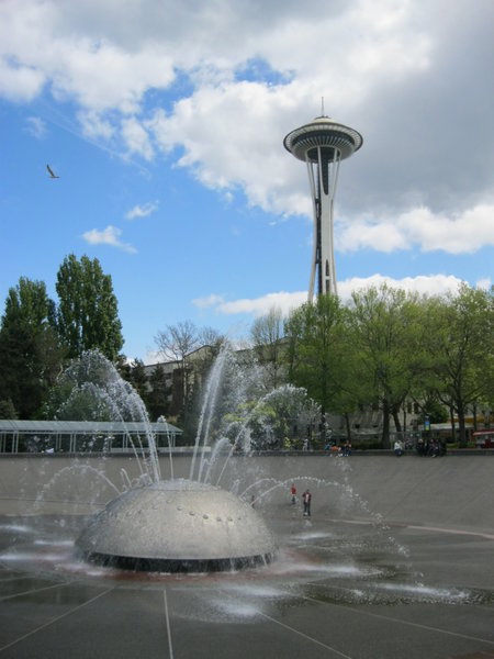 International Fountain with Space Needle