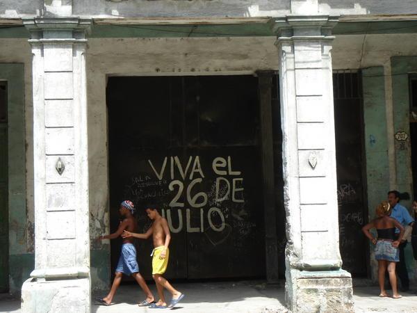 Habana - political graffiti