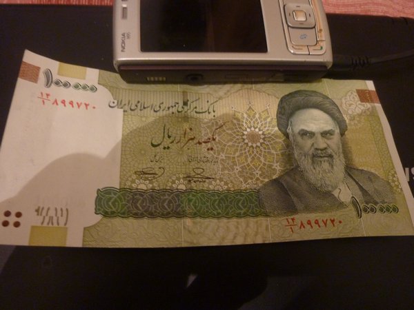 The new 100 000 Iranian rial note (just under USD $10)
