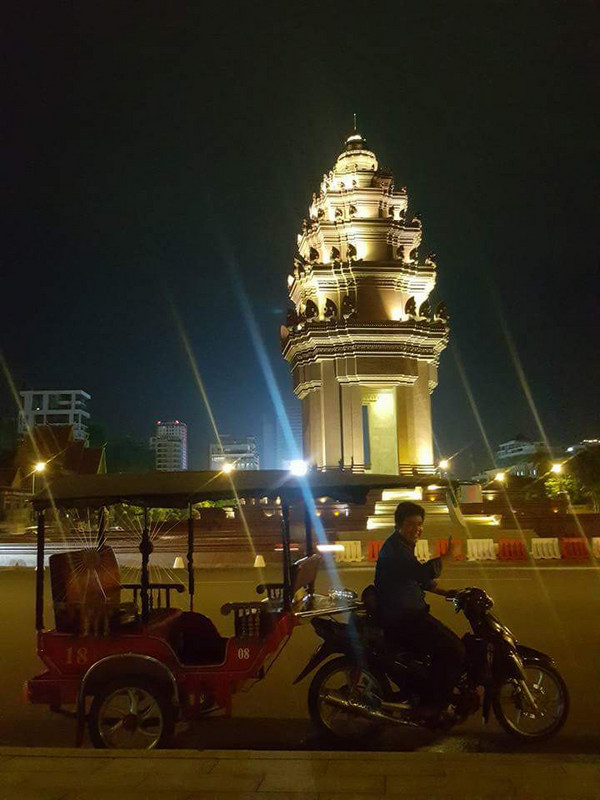 Phnom Penh Independence Memorial 