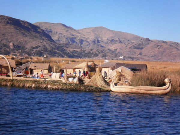 The villages float on turf and reed, hence their name ¨The floating islands¨..
