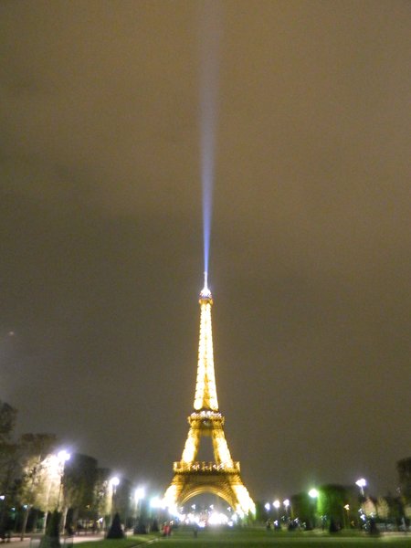 Eiffel Tower (noche)