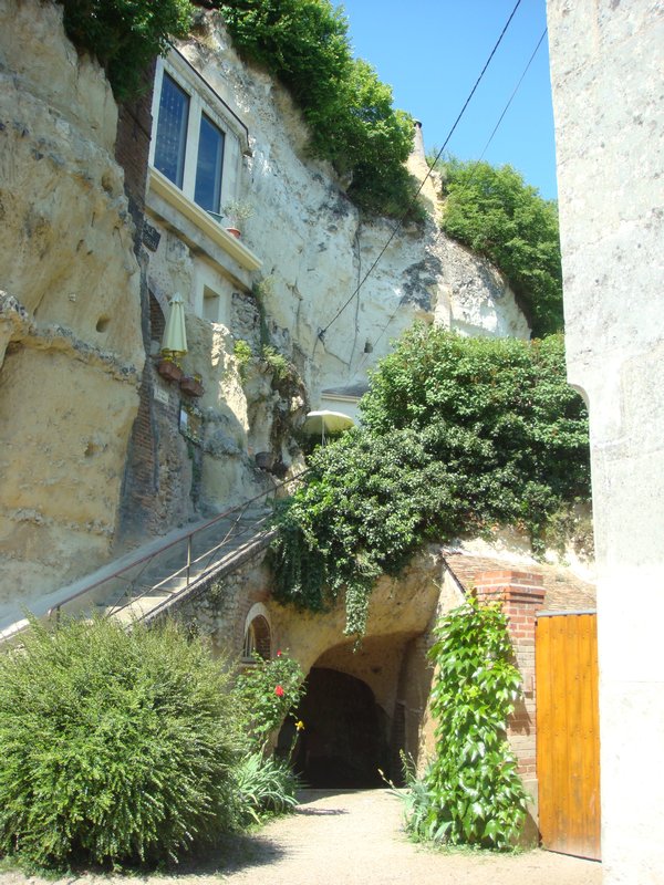 Cave houses in Troo